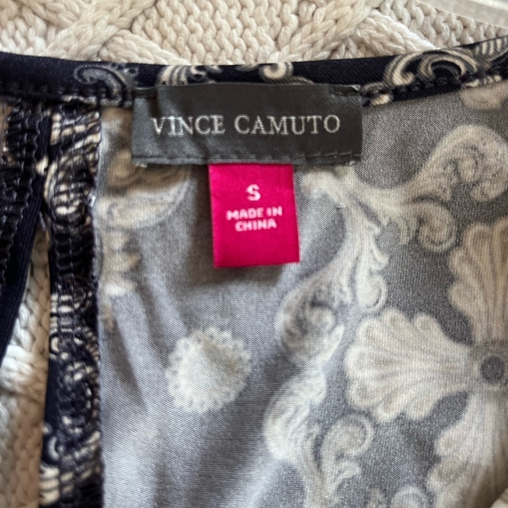 Vince Camuto Patterned Soft Navy 3/4 Length Blouse Women’s Size Small - Picture 10 of 15
